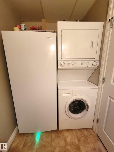 #101 4128 47 St, Drayton Valley, AB - Indoor Photo Showing Laundry Room