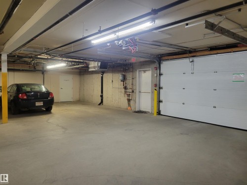 #101 4128 47 St, Drayton Valley, AB - Indoor Photo Showing Garage