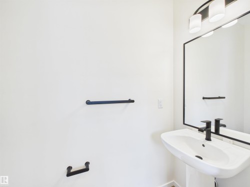 1096 Mcleod Avenue, Spruce Grove, AB - Indoor Photo Showing Bathroom