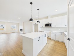 1096 MCLEOD Avenue  Spruce Grove, AB T7X 4G8