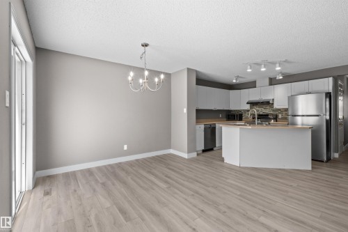 6837 159A Avenue Nw, Edmonton, AB - Indoor Photo Showing Kitchen