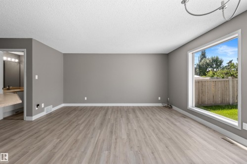 6837 159A Avenue Nw, Edmonton, AB - Indoor Photo Showing Other Room
