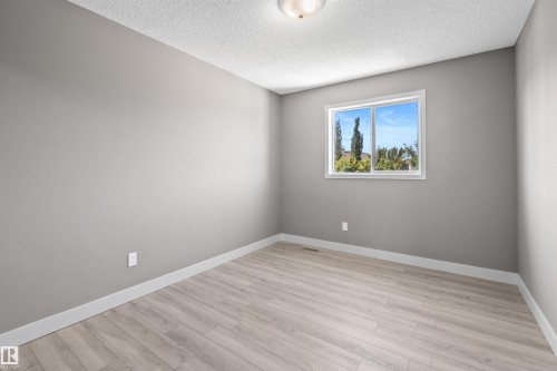 6837 159A Avenue Nw, Edmonton, AB - Indoor Photo Showing Other Room