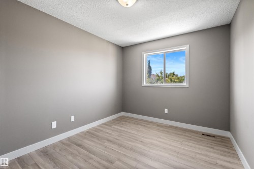 6837 159A Avenue Nw, Edmonton, AB - Indoor Photo Showing Other Room