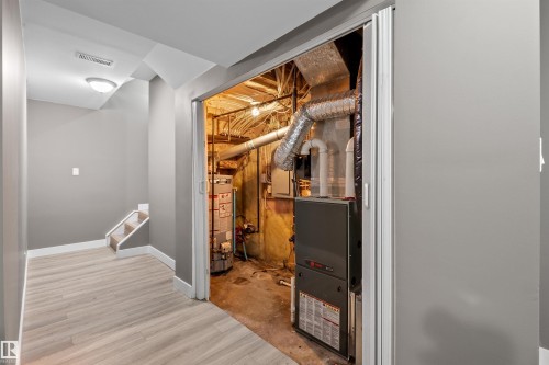 6837 159A Avenue Nw, Edmonton, AB - Indoor