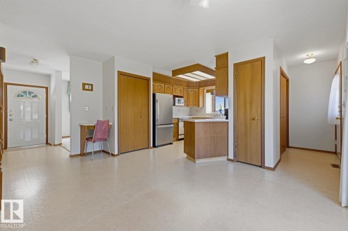 118 Aspen Avenue, Wetaskiwin, AB - Indoor Photo Showing Kitchen