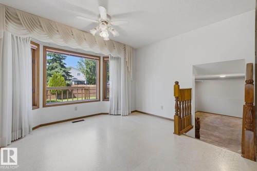 118 Aspen Avenue, Wetaskiwin, AB - Indoor Photo Showing Other Room