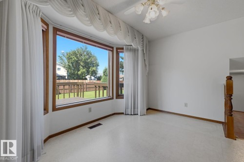 118 Aspen Avenue, Wetaskiwin, AB - Indoor Photo Showing Other Room