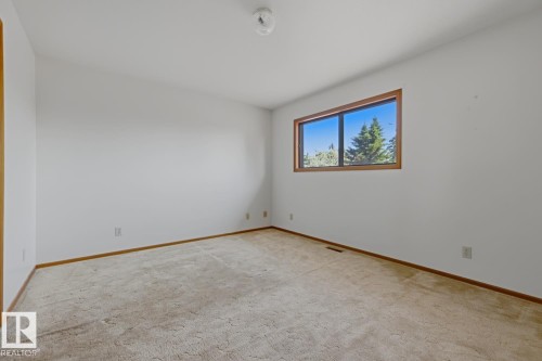 118 Aspen Avenue, Wetaskiwin, AB - Indoor Photo Showing Other Room