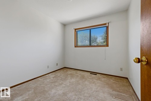 118 Aspen Avenue, Wetaskiwin, AB - Indoor Photo Showing Other Room