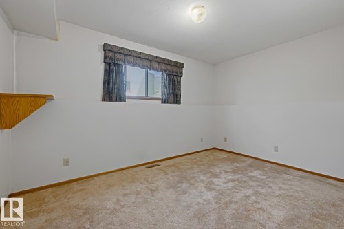 118 Aspen Avenue, Wetaskiwin, AB - Indoor Photo Showing Other Room