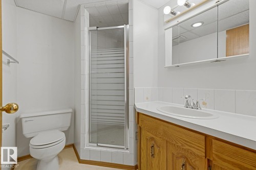 118 Aspen Avenue, Wetaskiwin, AB - Indoor Photo Showing Bathroom