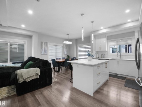 #31 230 Edgemont Rd Nw Nw, Edmonton, AB - Indoor Photo Showing Kitchen With Upgraded Kitchen