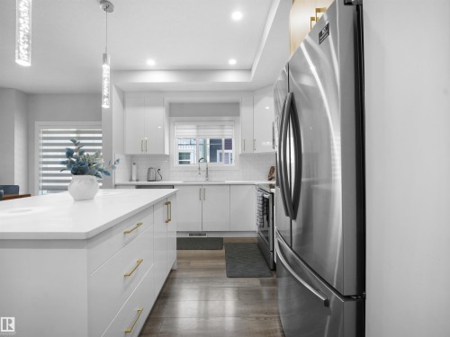#31 230 Edgemont Rd Nw Nw, Edmonton, AB - Indoor Photo Showing Kitchen With Upgraded Kitchen