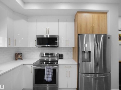 #31 230 Edgemont Rd Nw Nw, Edmonton, AB - Indoor Photo Showing Kitchen With Upgraded Kitchen