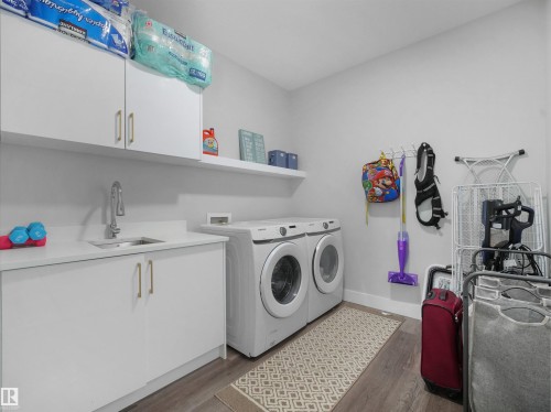 #31 230 Edgemont Rd Nw Nw, Edmonton, AB - Indoor Photo Showing Laundry Room