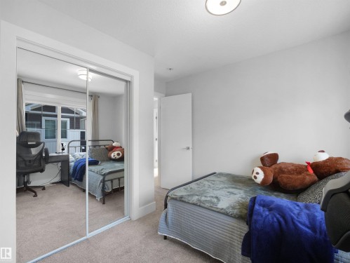 #31 230 Edgemont Rd Nw Nw, Edmonton, AB - Indoor Photo Showing Bedroom