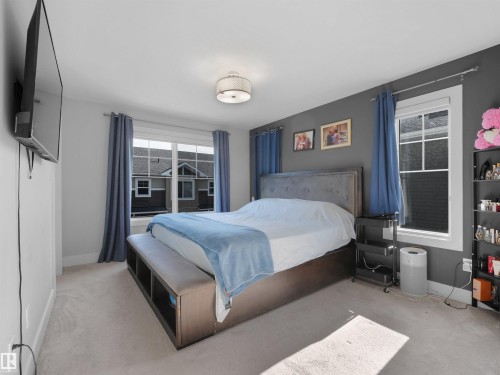 #31 230 Edgemont Rd Nw Nw, Edmonton, AB - Indoor Photo Showing Bedroom