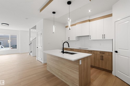 1508 209 Street Nw, Edmonton, AB - Indoor Photo Showing Kitchen