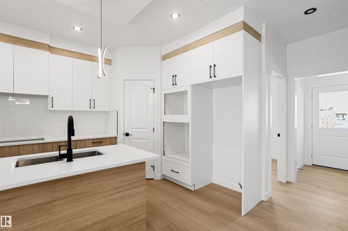 1508 209 Street Nw, Edmonton, AB - Indoor Photo Showing Kitchen