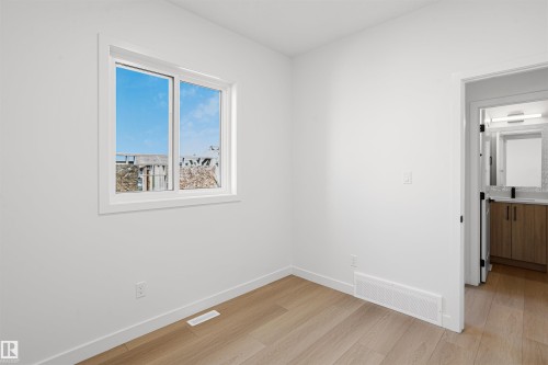 1508 209 Street Nw, Edmonton, AB - Indoor Photo Showing Other Room