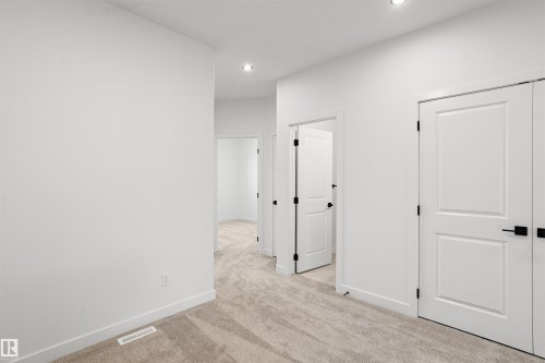1508 209 Street Nw, Edmonton, AB - Indoor Photo Showing Other Room