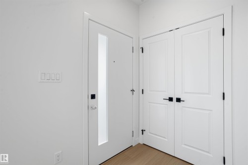 1508 209 Street Nw, Edmonton, AB - Indoor Photo Showing Other Room