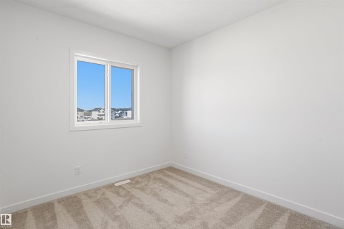 1508 209 Street Nw, Edmonton, AB - Indoor Photo Showing Other Room