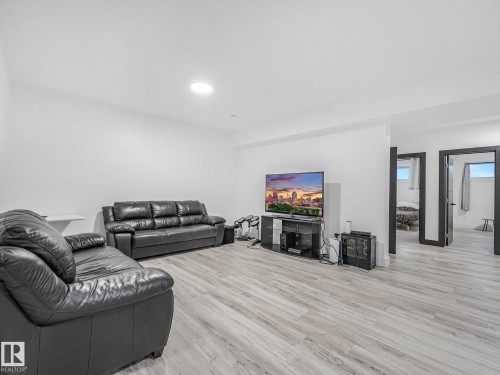 23412 Twp Rd 505, Rural Leduc County, AB - Indoor Photo Showing Living Room