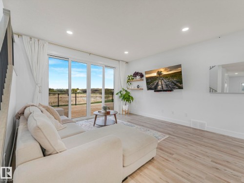 23412 Twp Rd 505, Rural Leduc County, AB - Indoor Photo Showing Living Room