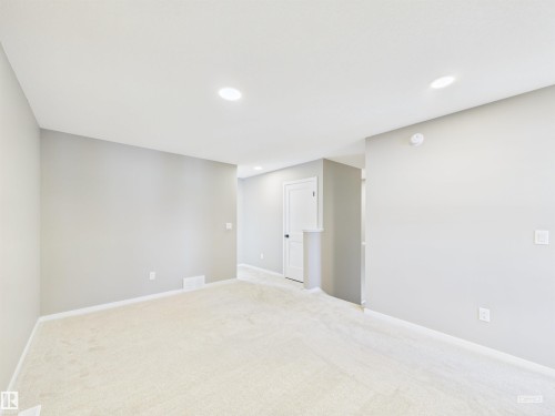 119 Hilton Cove, Spruce Grove, AB - Indoor Photo Showing Other Room