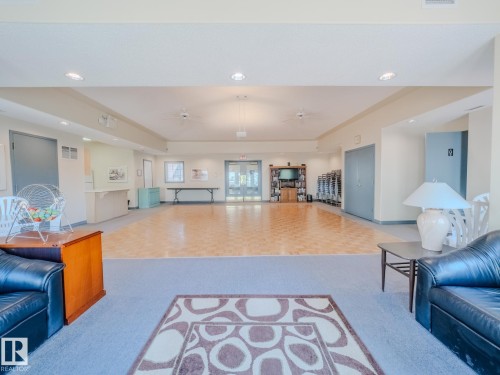 #124 215 Blackburn Dr E Sw, Edmonton, AB - Indoor
