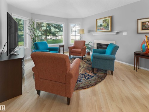 #124 215 Blackburn Dr E Sw, Edmonton, AB - Indoor Photo Showing Living Room