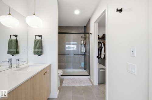48 Riverhill Crescent, St. Albert, AB - Indoor Photo Showing Bathroom