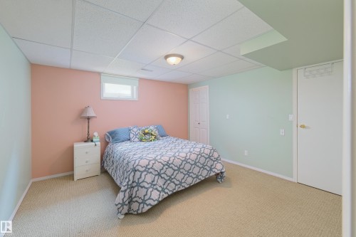 5909 52 Avenue, Barrhead, AB - Indoor Photo Showing Bedroom