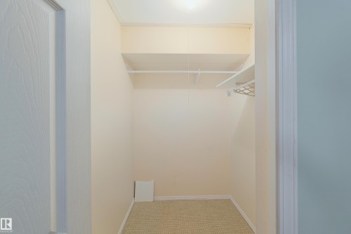 5909 52 Avenue, Barrhead, AB - Indoor With Storage