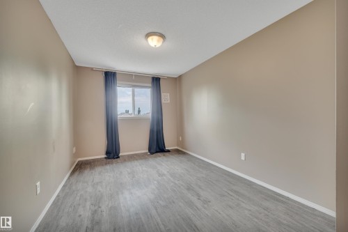 #82 287 Macewan Dr Sw Sw, Edmonton, AB - Indoor Photo Showing Other Room