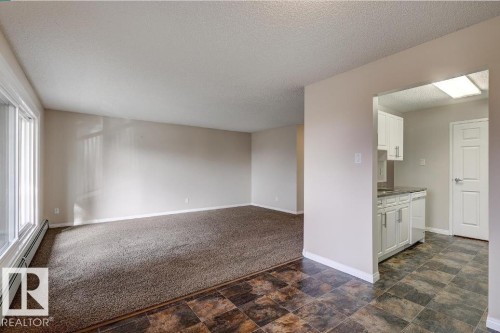 Empty room - 5425 144B Avenue Northwest, Edmonton, AB - Indoor Photo Showing Other Room