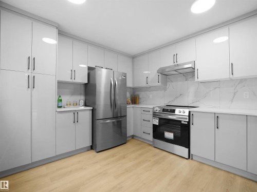 6096 Mill Woods Road Nw, Edmonton, AB - Indoor Photo Showing Kitchen
