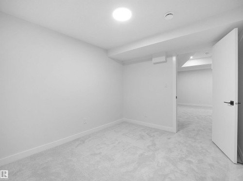 6096 Mill Woods Road Nw, Edmonton, AB - Indoor Photo Showing Other Room