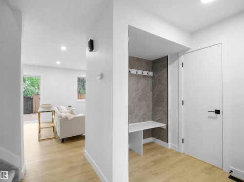 6096 Mill Woods Road Nw, Edmonton, AB - Indoor Photo Showing Other Room