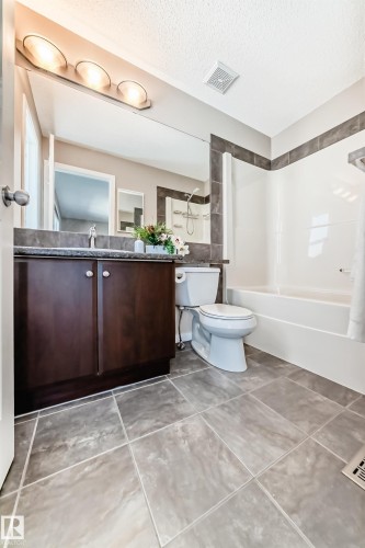 1520 70 Street Sw, Edmonton, AB 
