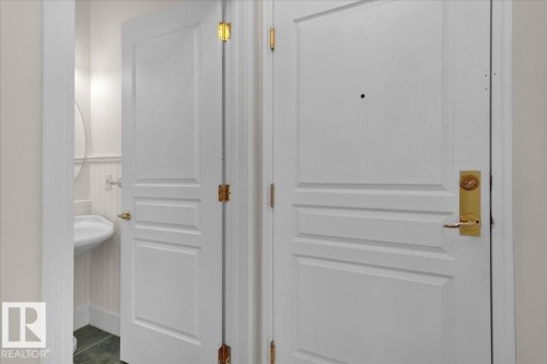 #406 10728 82 Av Nw, Edmonton, AB - Indoor Photo Showing Other Room