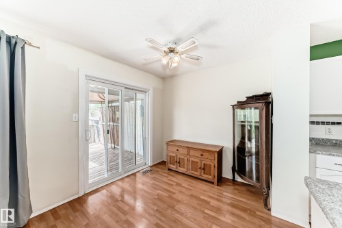 9147 165 Avenue, Edmonton, AB - Indoor Photo Showing Other Room