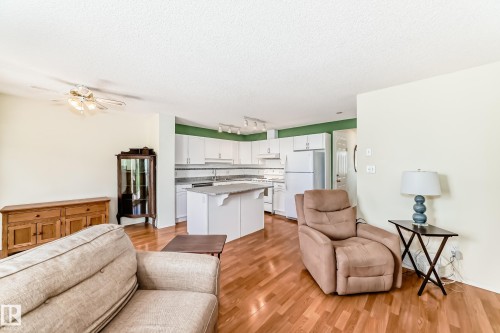 9147 165 Avenue, Edmonton, AB - Indoor Photo Showing Living Room