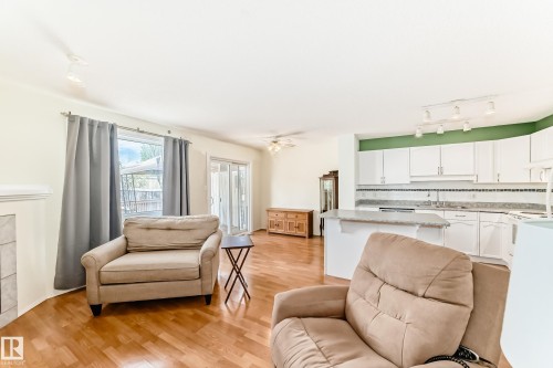 9147 165 Avenue, Edmonton, AB - Indoor Photo Showing Living Room