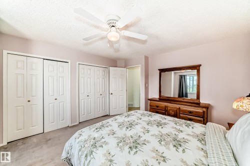 9147 165 Avenue, Edmonton, AB - Indoor Photo Showing Bedroom