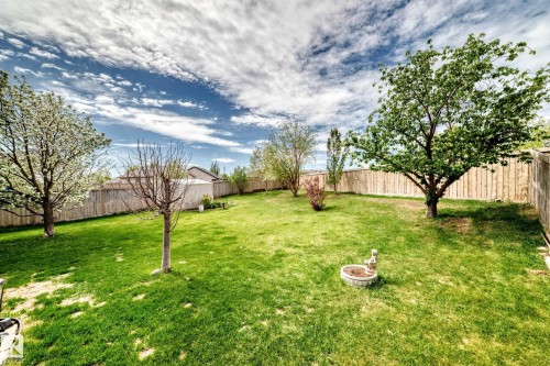9147 165 Avenue, Edmonton, AB - Outdoor