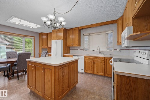 14703 65 Street Nw, Edmonton, AB - Indoor Photo Showing Kitchen