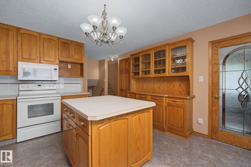14703 65 Street Nw, Edmonton, AB - Indoor Photo Showing Kitchen